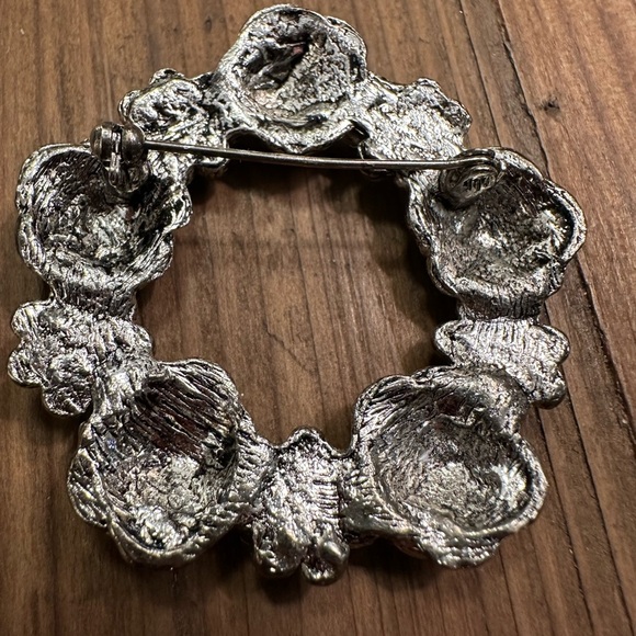 Silver and Green Floral Brooch - Picture 3 of 3